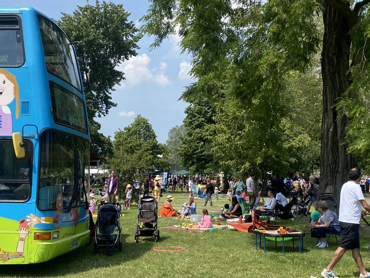 Thanks so much to <a href="/WellStCommon/">Well Street Common Friends</a> for dedicating the children’s area at the #WellStCommonFestival today to our dear <a href="/HackneyPlaybus/">Hackney Playbus</a> friend &amp; colleague Ian Hastings who passed away this year. Ian would have loved the sunshine, the fun &amp; of course all the lovely people ☀️🚌🧡