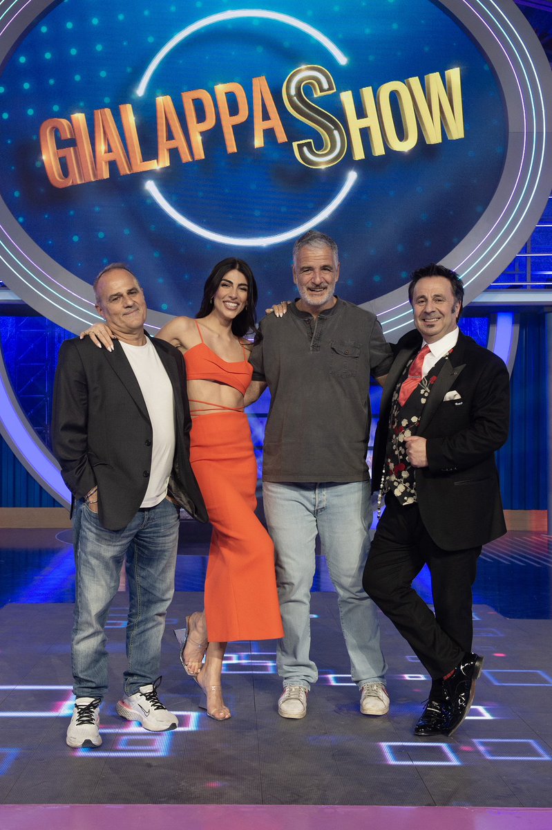 GialappasB's tweet photo. Ci vediamo stasera su @tv8it e Sky!! 

#GialappaShow 

@GiuliaSalemi93 https://t.co/OVVa875pSO