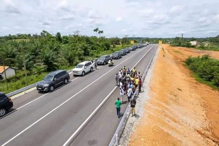KGoodNews_'s tweet photo. The 31.2km Assin Foso to Assin Praso Road
#ResolvingTogether
#BuildingGhanaTogether https://t.co/NhsW05tNuj