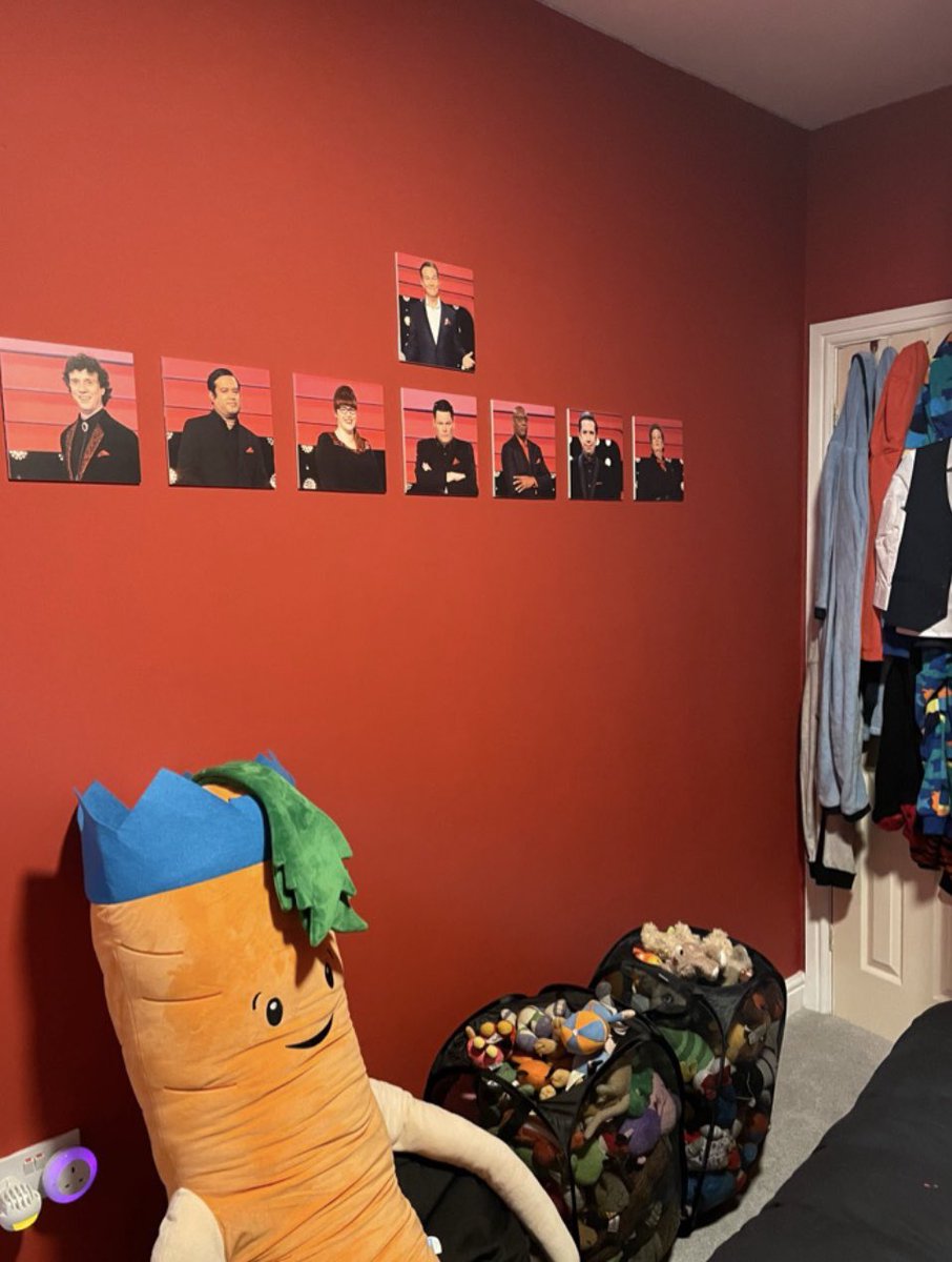 @anne_hegerty @TheShaunWallace @ITVChase @MarkLabbett @jenlion @paulsinha @bones_giles @BradleyWalsh Hi. I’m a teacher of an autistic boy who absolutely loves The Chase, as the photos of his bedroom show. He wanted to invite you all to our sports day on Friday. Could any of you send him a short good luck message please.