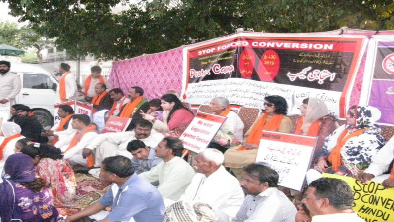 Pak Christian News | Court refuses to return Hindu girl forcibly converted to Islam with her parents pakchristiannews.com/details/522