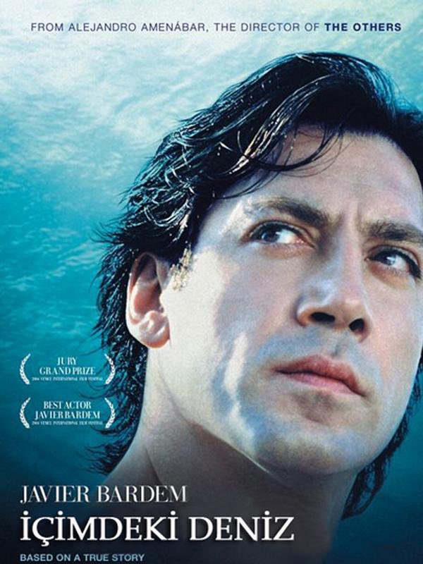 Bu haftaki film önerimiz 2004 yapımı İspanyol sinemasından İçimdeki Deniz (Mar Adentro). 
Geçirdiği kaza sonucu boyundan aşağısı felçli olarak yatağa mahkum kalan bir adamın hikayesini deniz, ölüm ve yaşam temalarıyla işleyen filmde Javier Bardem adeta oyunculuk resitali…