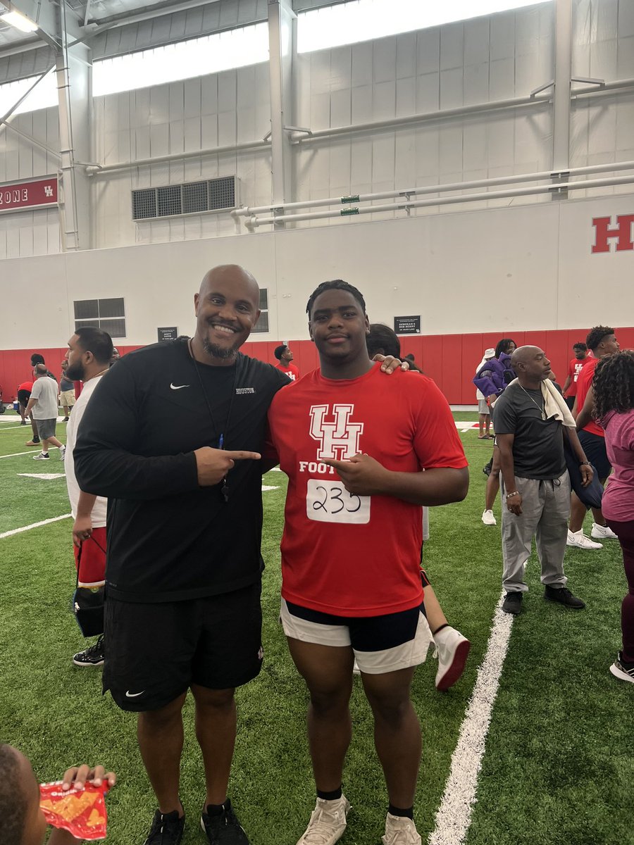 RichardCraw35's tweet photo. Had a great time at the University of Houston camp yesterday. @CoachLarryHart @2TraysBigNate 
@UHCougarFB https://t.co/nfxVXfjJLZ