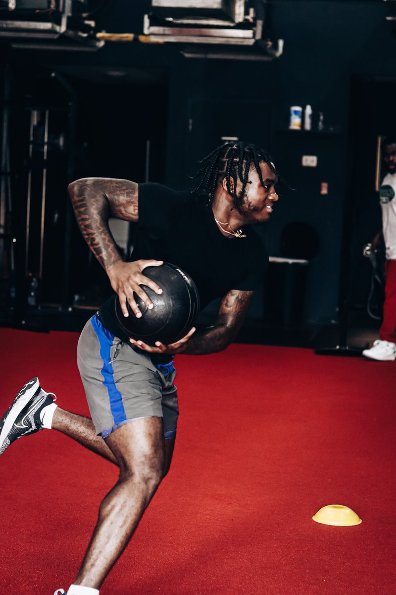 coachtflood's tweet photo. Athletes (Parents of Athletes) 
Summer is right around corner! off szn is the most important szn in order to have a successful, healthy and dominant performances. Dawgs and Champions are made in the off szn. I will be holding 3-5 day training session for Football Athletes... https://t.co/XVVKn7aTCU