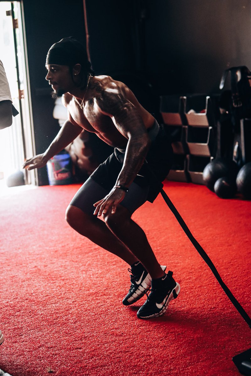 coachtflood's tweet photo. Athletes (Parents of Athletes) 
Summer is right around corner! off szn is the most important szn in order to have a successful, healthy and dominant performances. Dawgs and Champions are made in the off szn. I will be holding 3-5 day training session for Football Athletes... https://t.co/XVVKn7aTCU