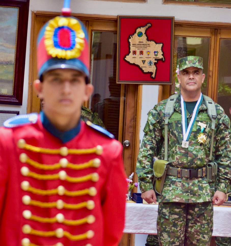 ManuelGondi's tweet photo. Con gran satisfacción, agradezco al Dios todo poderoso por permitirme comandar durante un año la #Brigada14, me voy agradecido con cada uno de mis soldados y personal civil, porque gracias a su arduo trabajo me permitieron el cumplimiento de múltiples misiones. https://t.co/KNUoKazOlv