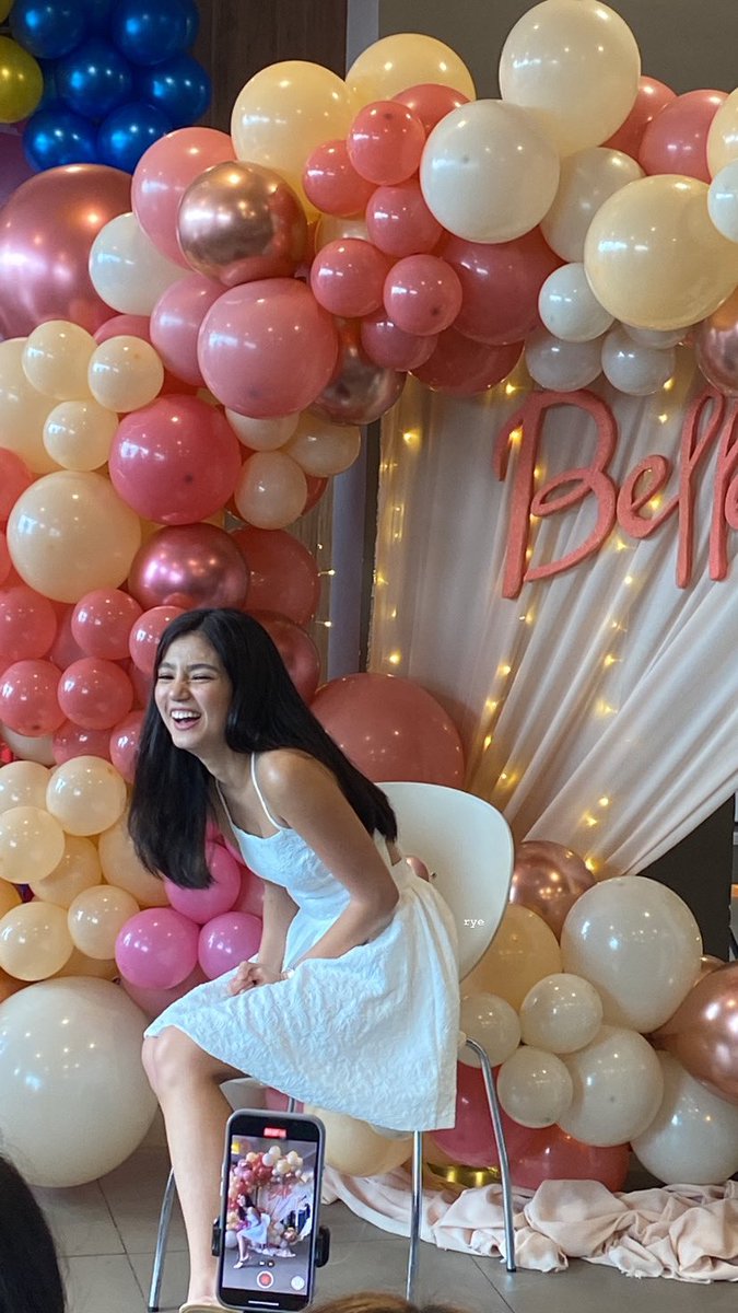 _tinkerbelindaa's tweet photo. look how happy she is 🥹 ilysm, my bella!! 🤎

#BelleMariano | #JolliBelleDay https://t.co/87XFUyRpu9