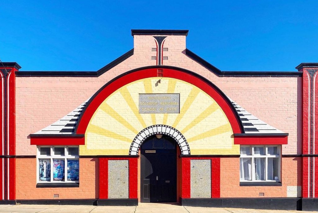 What is the difference between a Kinema and a Cinema? It wasn't until the 1950s that the 'Kinemas' became 'Cinemas.' #TheMoreYouKnow🌈

📸 adrianward