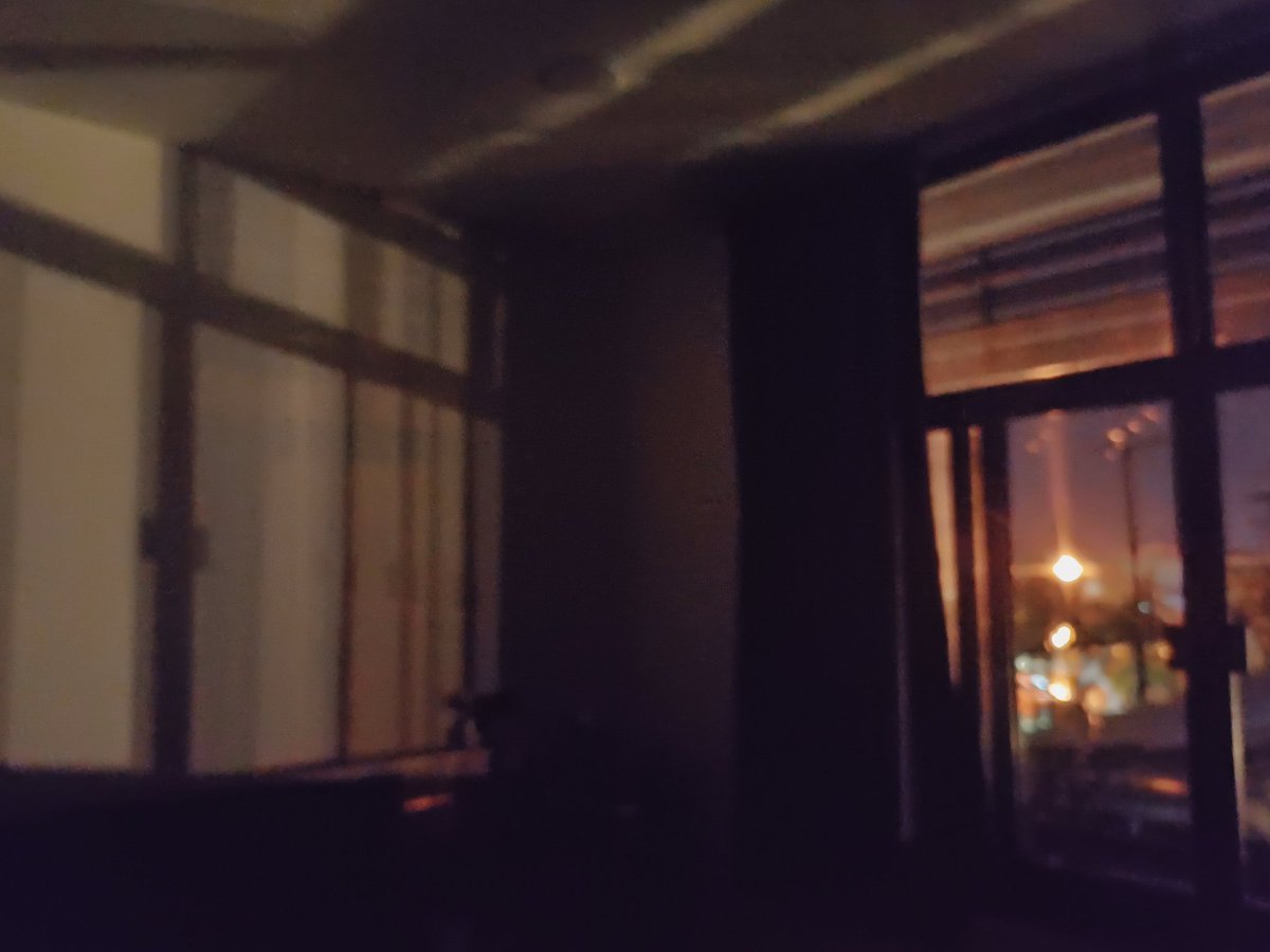 sanchane_e's tweet photo. night &amp; rain 🌌🌧️ https://t.co/L13INbuI3Q
