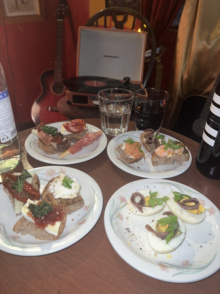Join us for Aperitivo Time! Luca has exciting APERITIVO OFFER all Spring & Summer - £7.00 for 1 glass of wine & 3 Italian tapas. Available daily until 20.30 when he’s open. Best to text in advance as always on 07864 219 140 #eastlondon #shoreditch #londonbars #aperitivo #aperitif