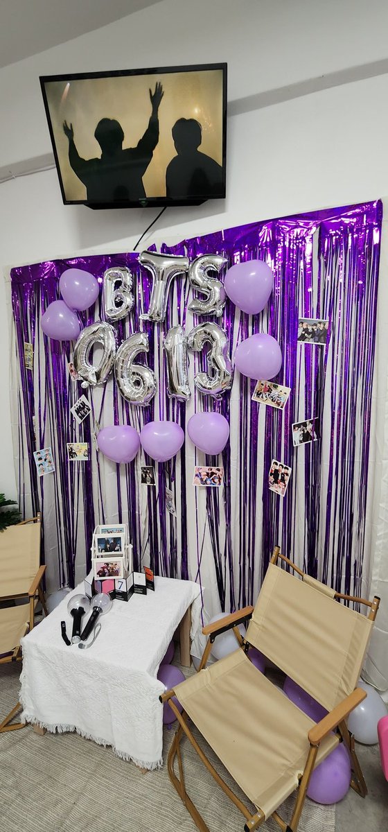 YenYen24132111's tweet photo. Our 1st overseas event! Thank you @forevermy_seven for holding tis event! Wif @sereinjhs @vanntan
@ipdeok_cafe #timewithbts #happy10thanniversary #BTS https://t.co/yO3XWi3NTf