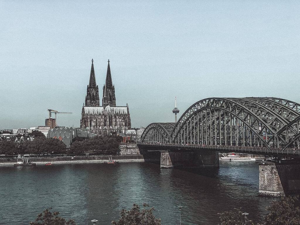 AaronDLuke's tweet image. Köln
・
・
・
・
・
・
・
・
・
#tourlife #roadlife #roadielife #worldtraveler #ohtheplacesyoullgo #travel #bridge #cathedral #river
#koln #köln #cologne #germany #de #deutschland #🇩🇪 instagr.am/p/CtWrggTq_Bb/
