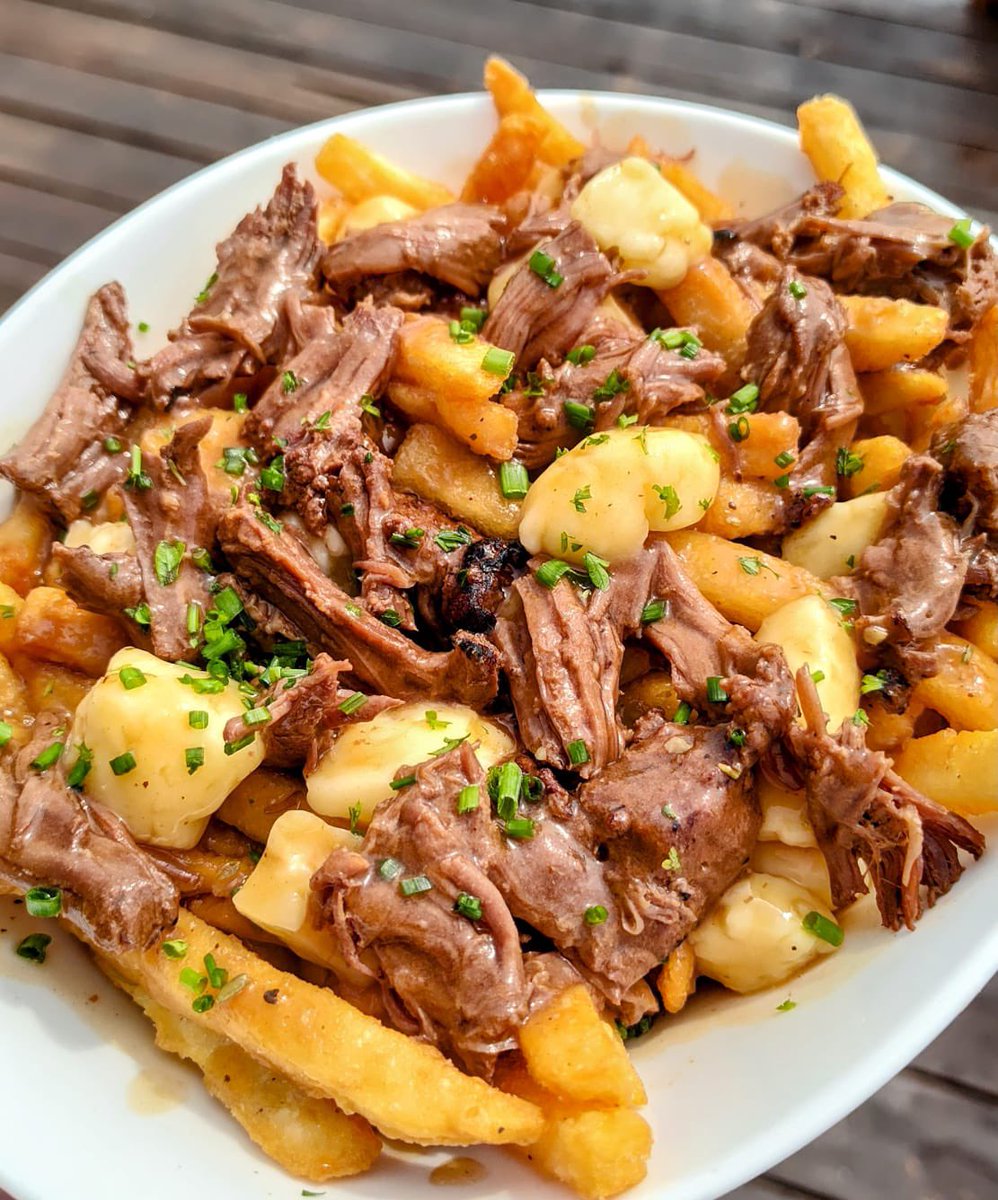 Stop by for a Sunday treat: Braised Short Rib Poutine Fries! Ummmm… yes please! #pib #putinbay #lakeerie