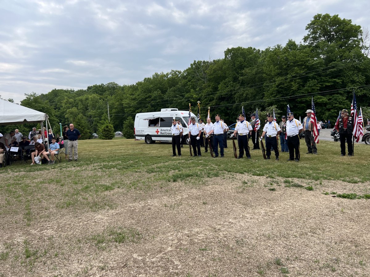 Happening Now: A dedication ceremony is being held in Honeoye Falls to honor the three National Guard Members who lost their lives in a helicopter crash in January 2021.
https://t.co/TGE0sDMQT4 https://t.co/GaNsfC14SY