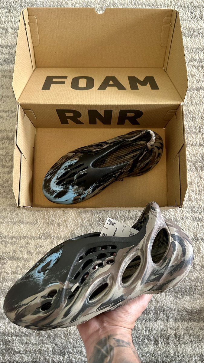 TWNTY8's tweet photo. Size 7 Pirate Black $300 Shipped 
Size 10 Foam RNR $150 Shipped https://t.co/Bj98oLF4dn