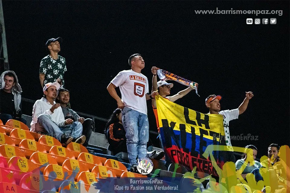 #FútbolEnPaz 
En días pasados acompañamos a los integrantes #LaBandadelAjedrez. Que hicieron presencia en el Atanasio Girardot para alentar al @BCHICOFCOFICIAL

Tras un buen comportamiento, todos los integrantes pudieron disfrutar de la fiesta del #FutbolEnPaz

#BarrismoEnPaz