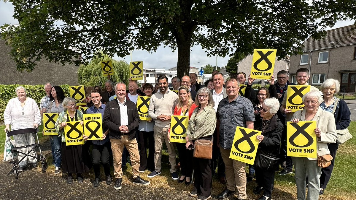 PeteWishart's tweet photo. Fantastic meeting and canvass session in Perthshire South and Kinross-Shire with the First Minister today. One of the biggest turn outs we’ve ever had in the CA and all ready for the General Election battles ahead. https://t.co/Z8rmqqeRWl