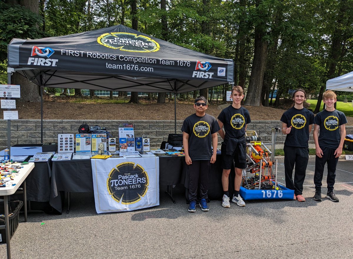 Team1676Safety's tweet image. Come visit us today at the Montvale Street Fair on Paragon Drive, we&apos;re having a great time! 🙂 @FIRSTweets @FRCTeams @FIRSTMidAtl @pvrhsd @PascackValleyHS #omgrobots