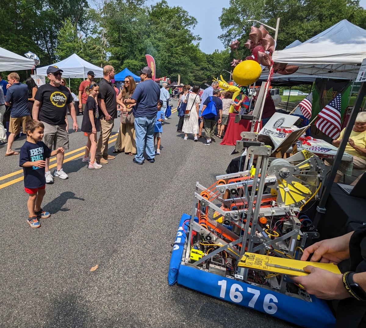 Team1676Safety's tweet image. Come visit us today at the Montvale Street Fair on Paragon Drive, we&apos;re having a great time! 🙂 @FIRSTweets @FRCTeams @FIRSTMidAtl @pvrhsd @PascackValleyHS #omgrobots