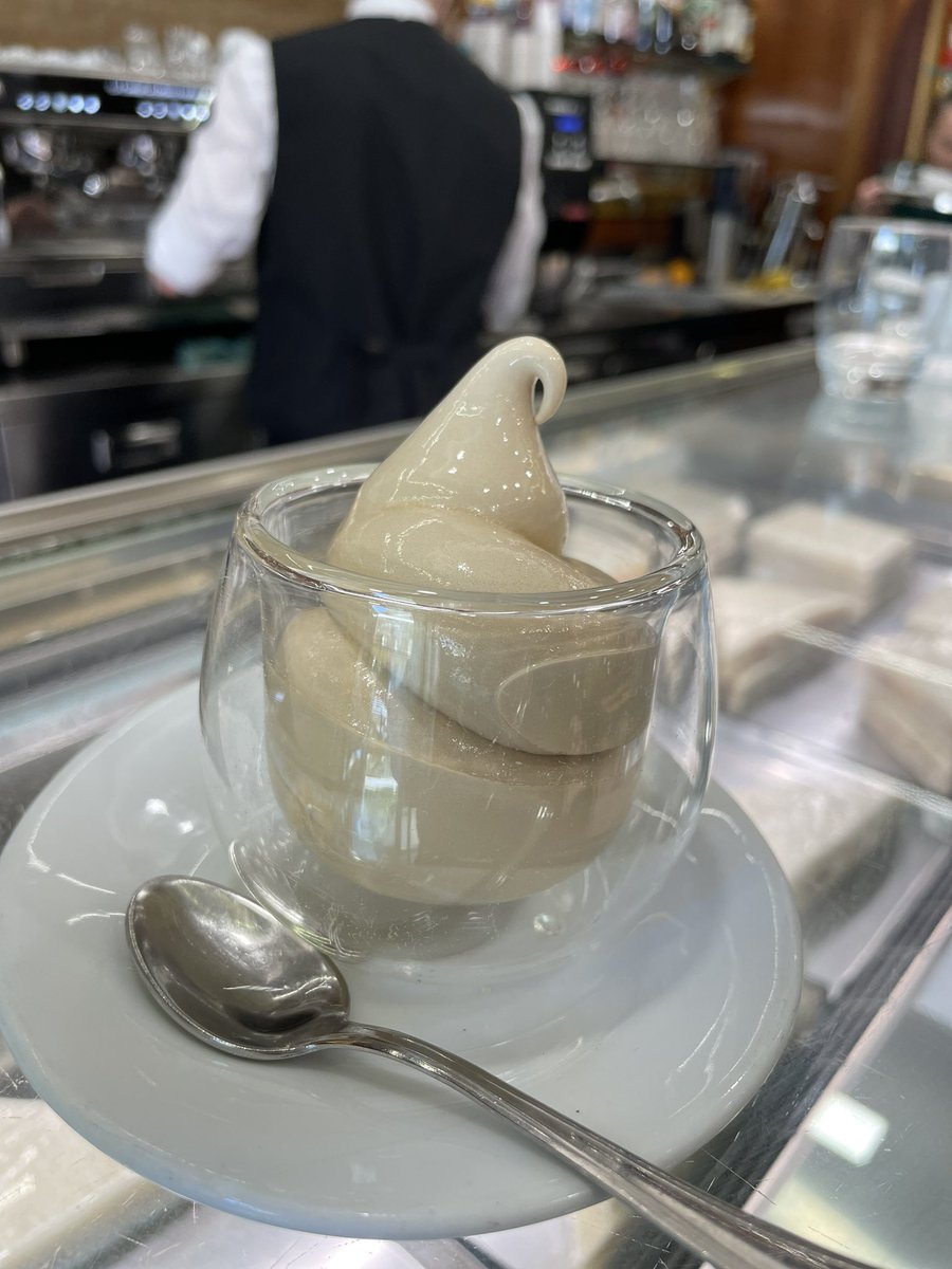 It’s summertime! The moment to switch to crema al caffé at our local bar.