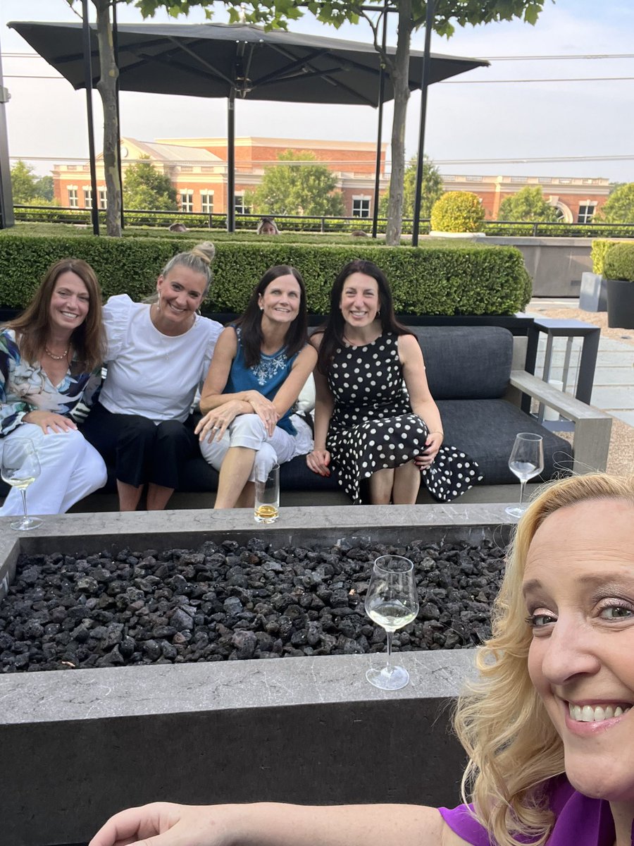 jackiekeel1970's tweet photo. 35 years… we have not seen each other in 35 years. What a mini HS reunion!!! 4 of us live within 50 miles from each other now. We grew up in NY. Best night EVER!! Can’t wait to do this again soon! #classof1988 #80s https://t.co/WceJZHFyEV