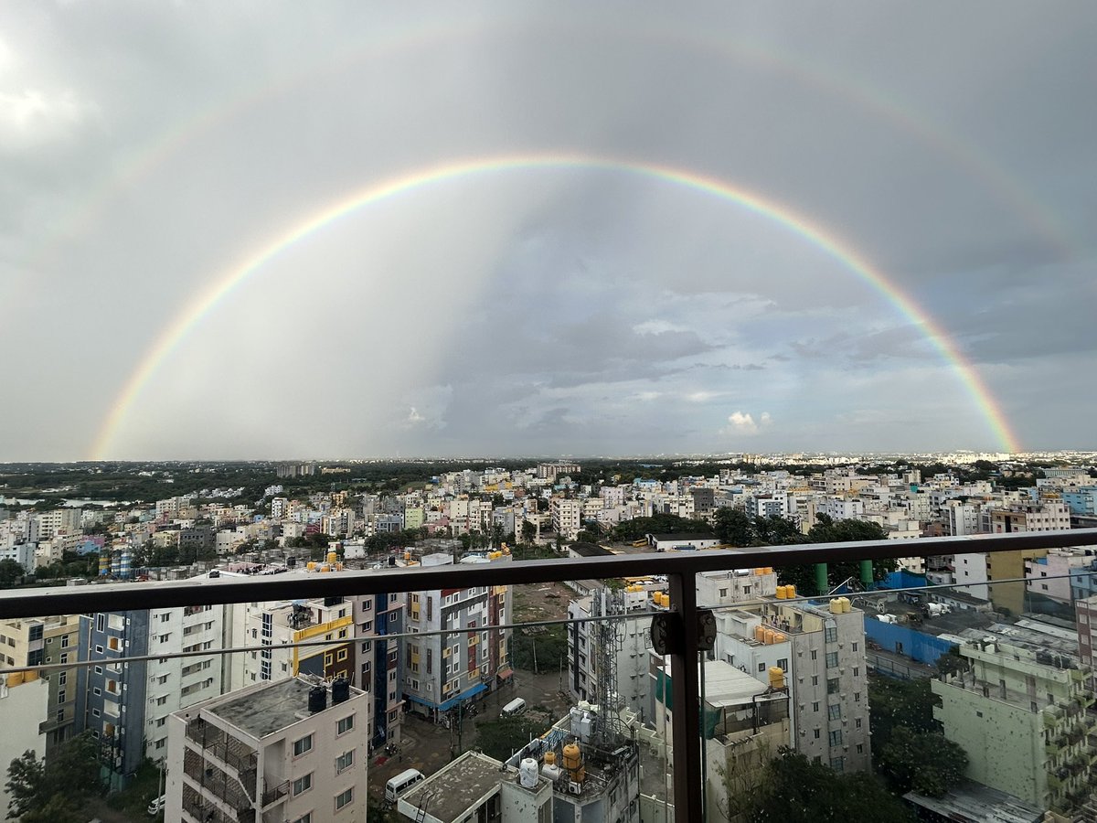 ikavitha2's tweet photo. Beautiful rainbow clicked from our balcony just after the evening rains.

@BngWeather #nammabengaluru #lovethenature #newhobby #photography #NaturePhotography https://t.co/qFUugrfa43