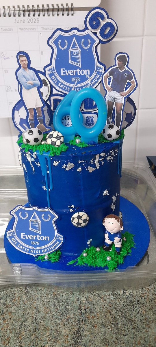 ColinRossiter9's tweet photo. My birthday cake made  by a best friend 😋 https://t.co/eVVTyT1Mi2