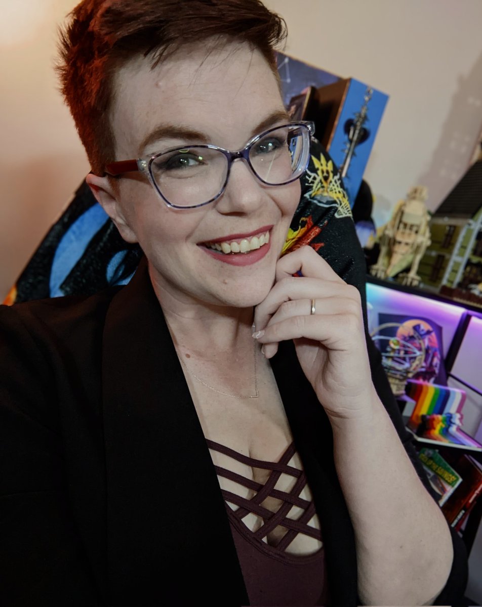 TinyTreesTV's tweet photo. 34 🥳

Cheers to aging gracefully and people still thinking I'm in my 20s 🤣 https://t.co/0uhFXiHtkS