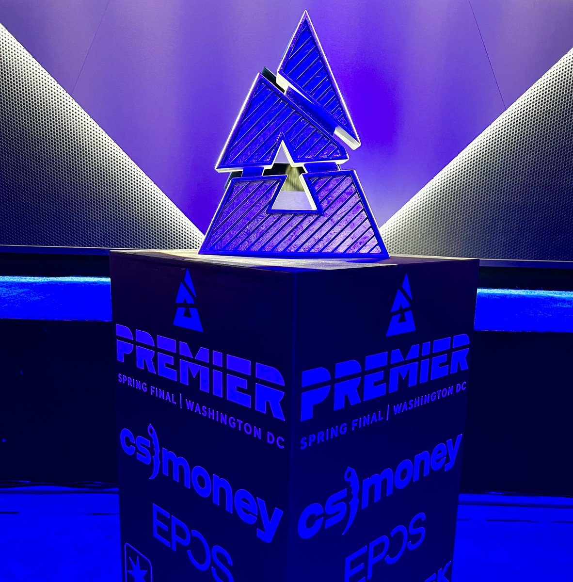 UnikrnCo's tweet photo. Someone just left this here in the middle of the #SpringFinal arena - either of you guys wanna take it home? @TeamVitality @heroicgg 🤭 https://t.co/pDK8QZxSKb