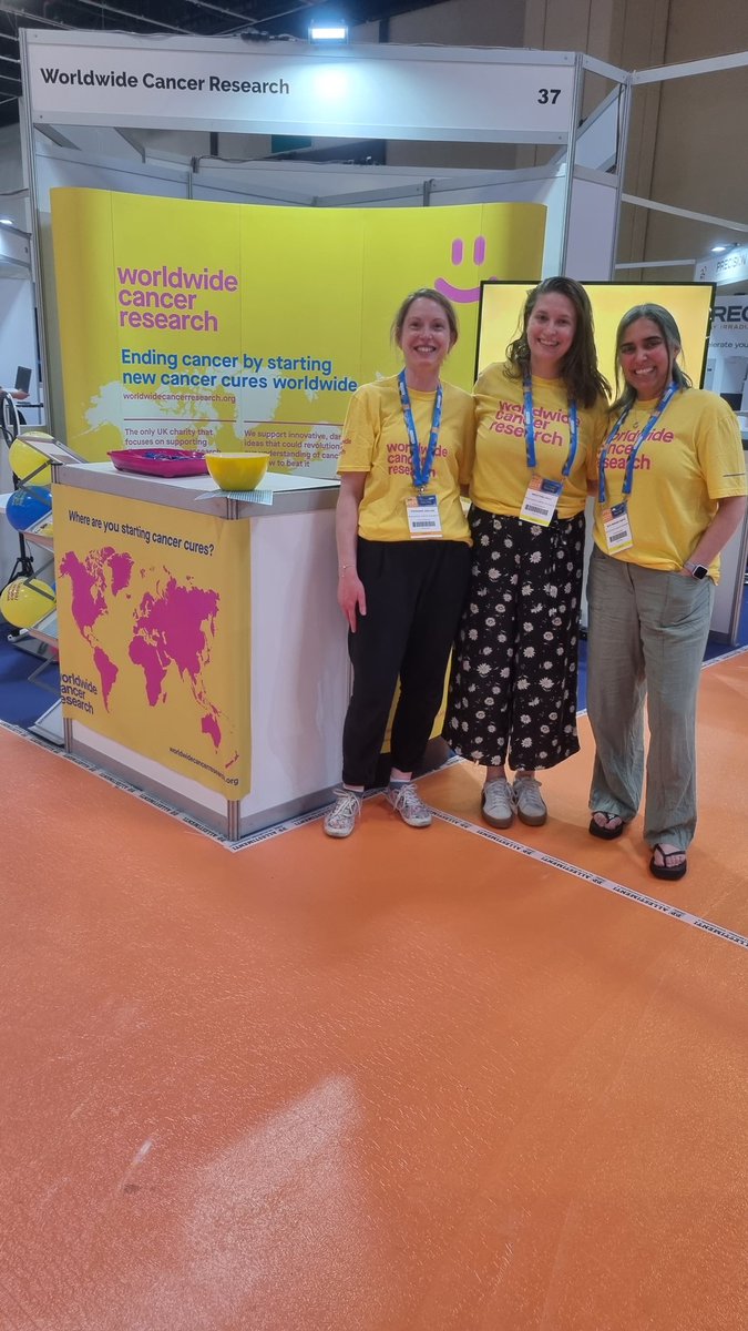 Excited to be at #EACR2023 in Torino! Come see us at stand 37 to find out more about our funding for discovery research 🥼🔬