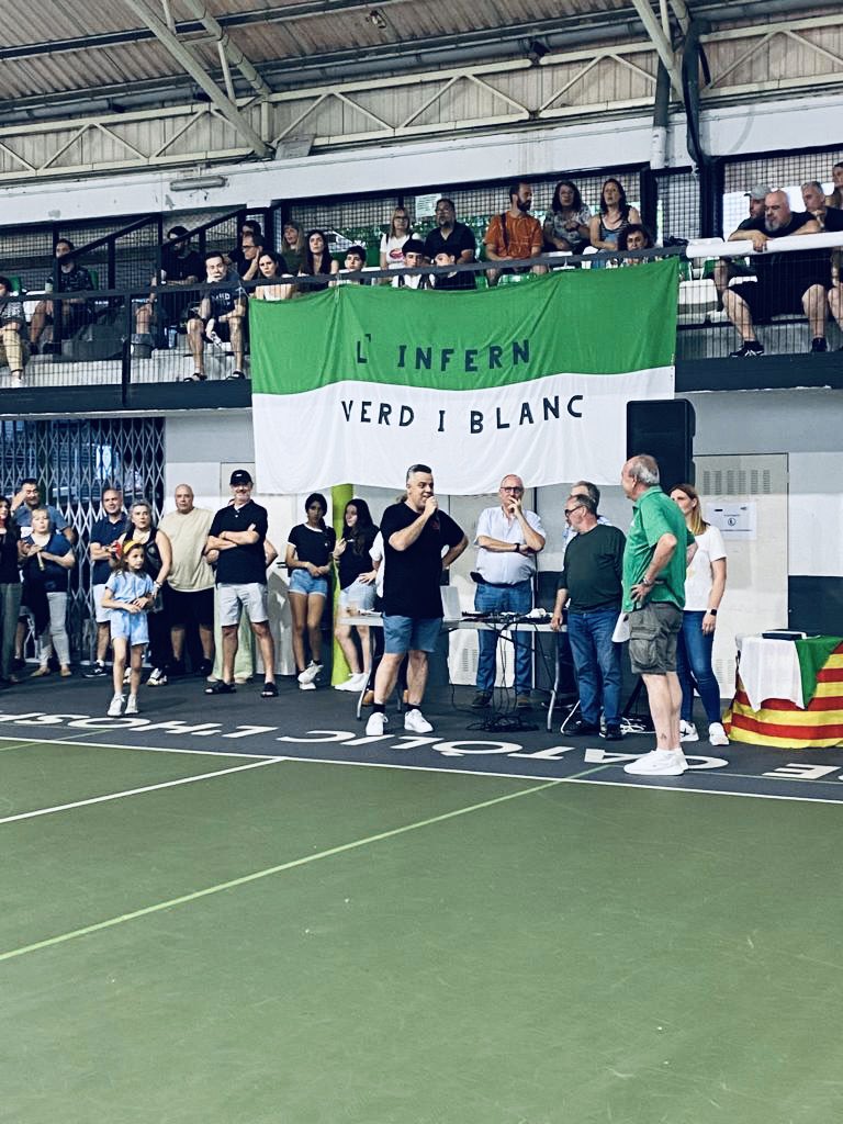 Des del BC Tecla Sala volem felicitar el Santi Calvis pels seus més de quaranta-cinc anys vinculat al <a href="/KtolicBasket/">Bàsquet Centre Catòlic L'H</a> , els últims vint
 com a president.

Santi moltes felicitats per aquesta gran trajectòria al club del teu cor, pots estar ben orgullós.

Gràcies Santi 💚