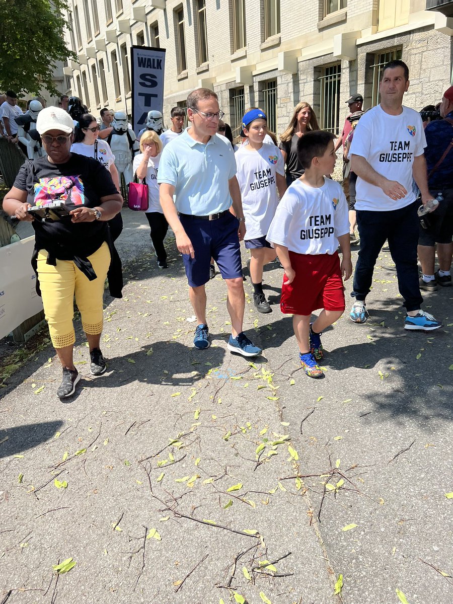 SenatorHousakos's tweet photo. Today, I walked to help build inclusive communities where autistic Canadians can reach their full potential. Thank you everyone who came out today to walk in person or took part virtually. And thank you @autismspeaksCAN for all you do every day. #ascwalk #AutismAcceptance https://t.co/LJdXhgeQpm