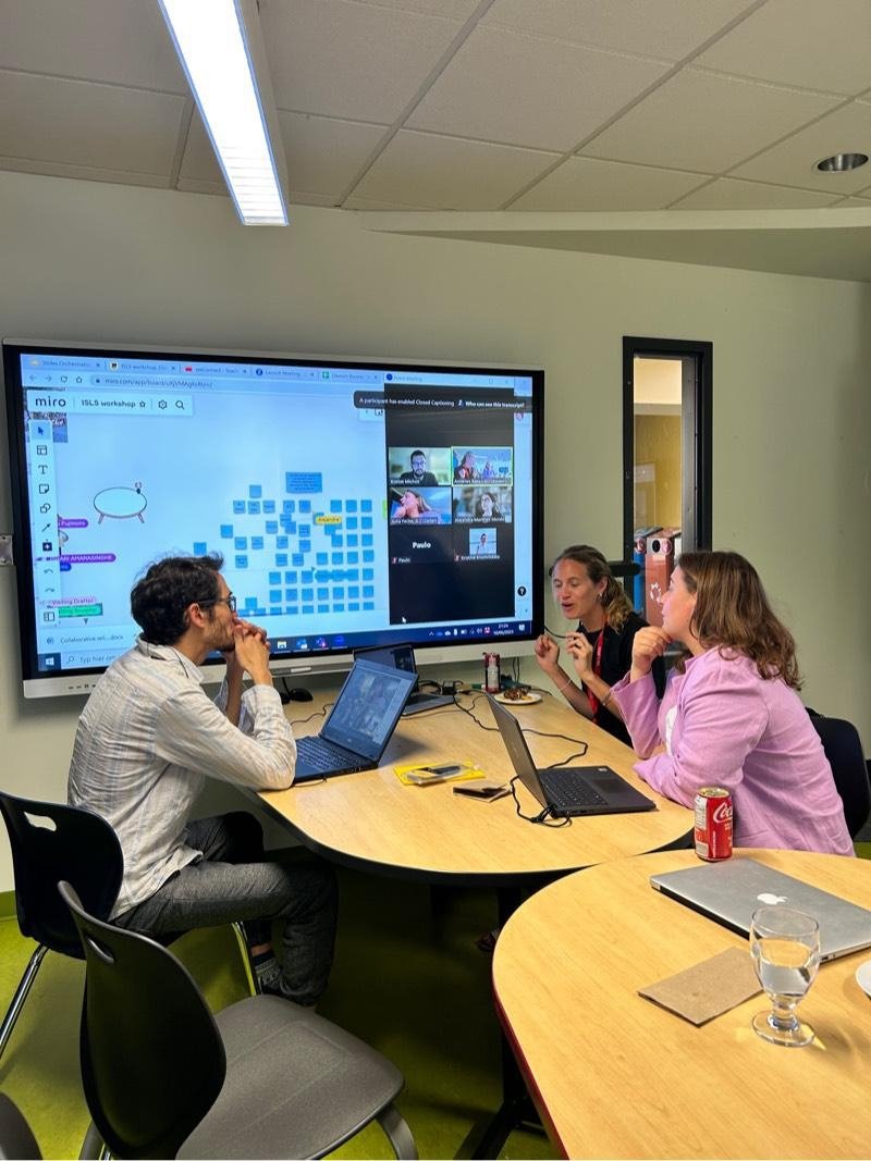 anneliesraes85's tweet image. During our @ISLS2023 workshop together with o.a. @daviniahl @IshariAma @yandim we immersed our participants in a hybrid collaborative activity to reflect on measuring and supporting teacher orchestration load, and experienced the load ourselves :) Report will follow #cscl #hybrid