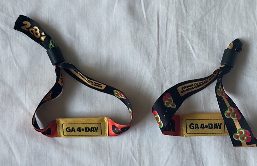 slaminben_jamin's tweet photo. Selling 2 GA tickets to #Bonnaroo including camping pass. DM if interested. #FooFighters #KendrickLamar #JackJohnson https://t.co/cyWwnwUJTd