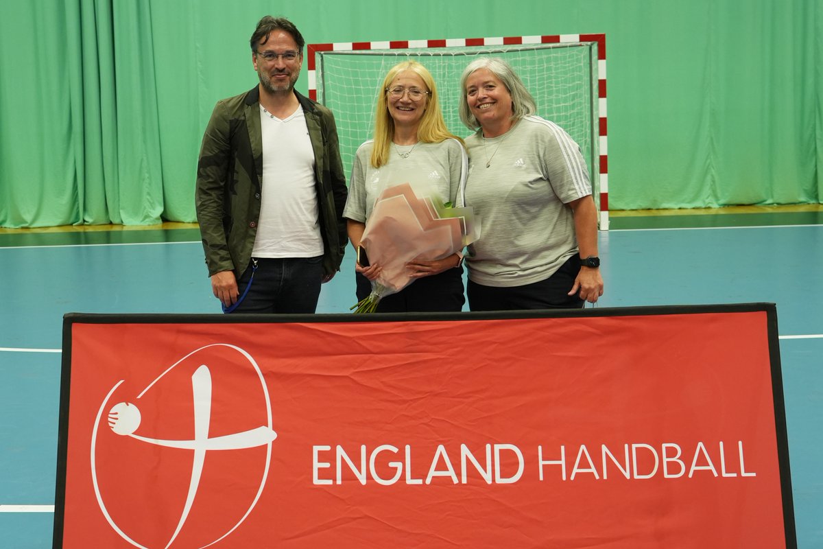 Donna Hankinson and Sue Whitehead from <a href="/NEMHAWKSHC/">NEMHawksHandball</a>  are the winners of the Special Recognition Award!

#Handball #EHAFinals