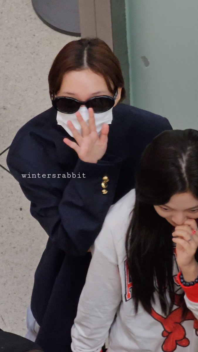 wintersrabbit's tweet photo. bye minjeong 👋 https://t.co/dFRYUxwoAw
