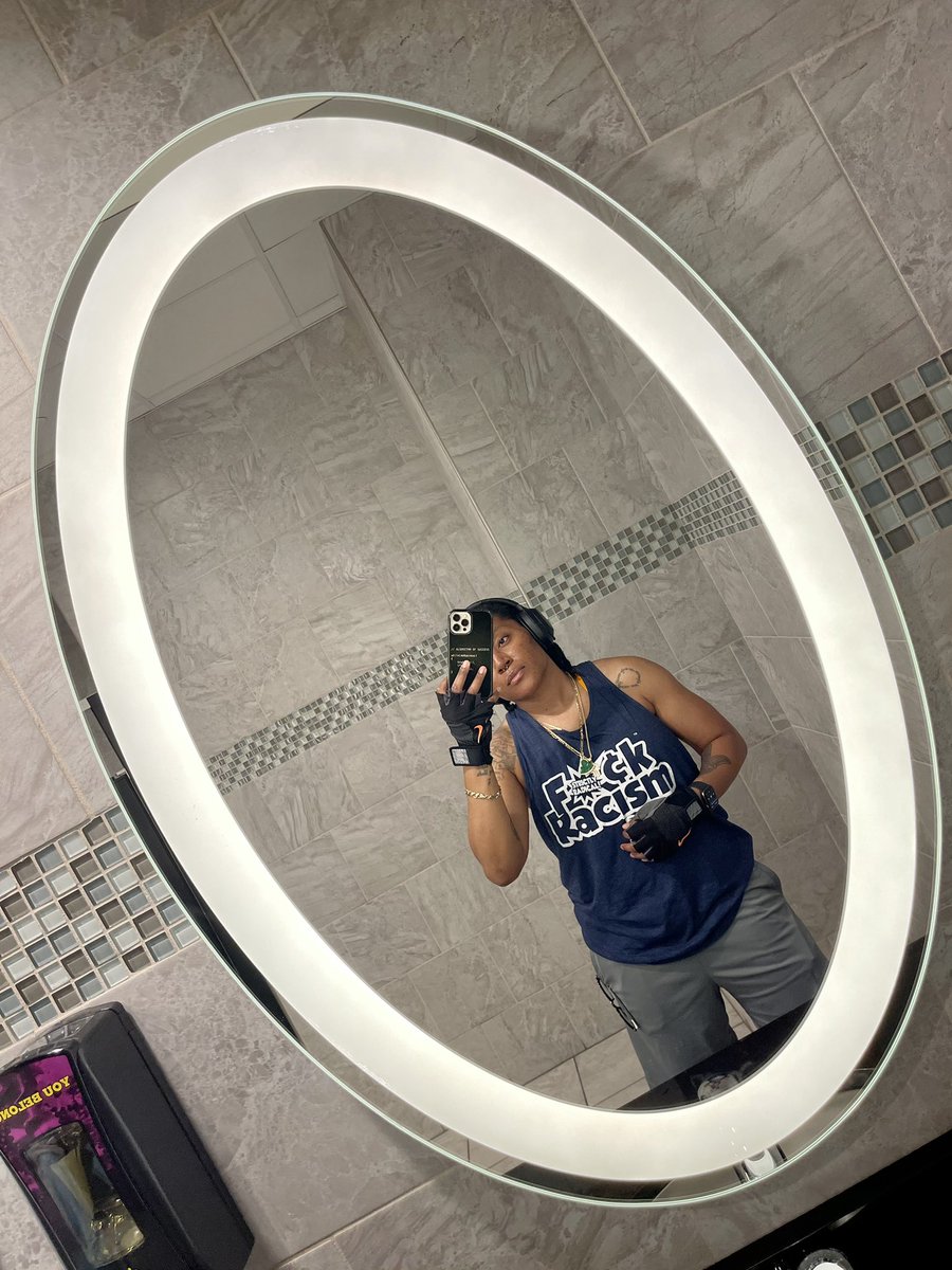 JayDob_'s tweet photo. Exactly what the fuck my tank says… 🖕🏾 https://t.co/C0NIfSQlLx