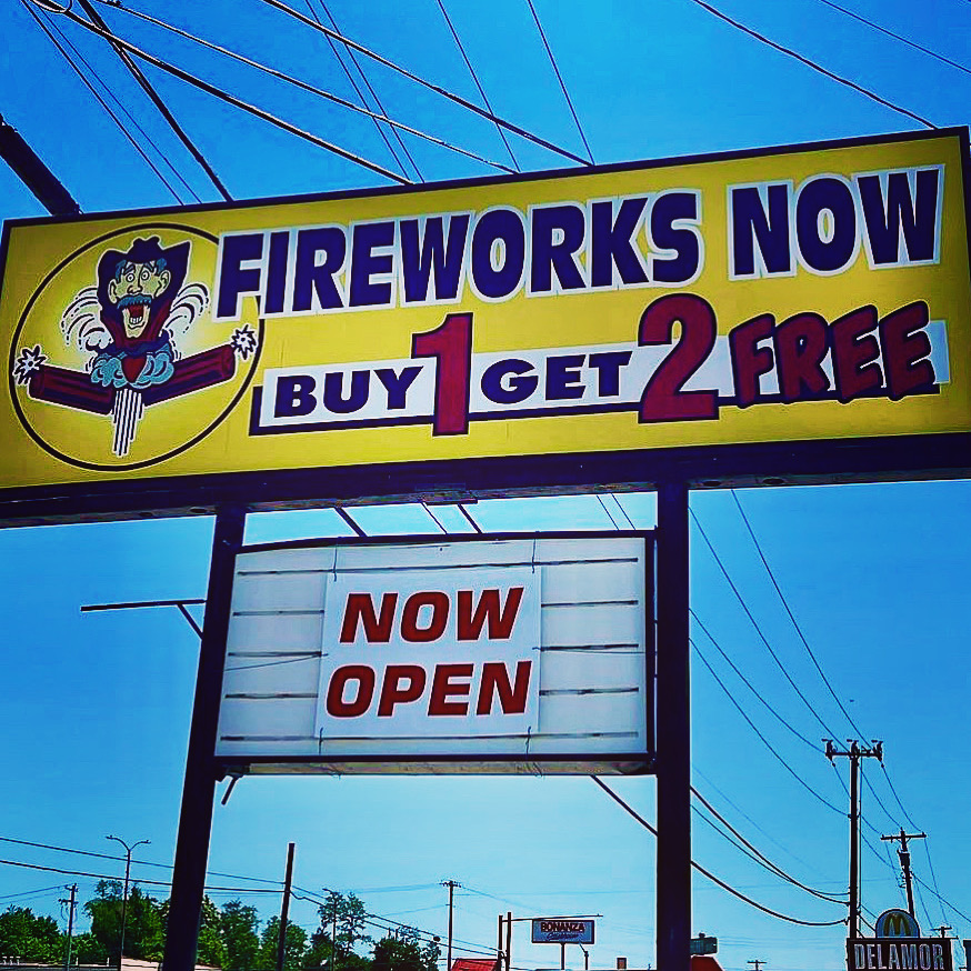 FireworksNowLLC's tweet photo. 🎇 Fireworks Now 🎇

🔥 Buy One Get Two Free Mix or Match Offer! 🔥#fireworks #july4th #America #USA https://t.co/mHKHlfc7BS