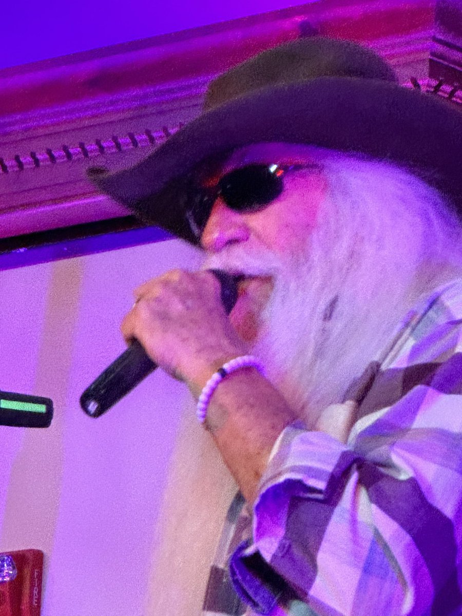 hartleyfarms's tweet photo. @joebonsall  @oakridgeboys https://t.co/mM1A0p9weF