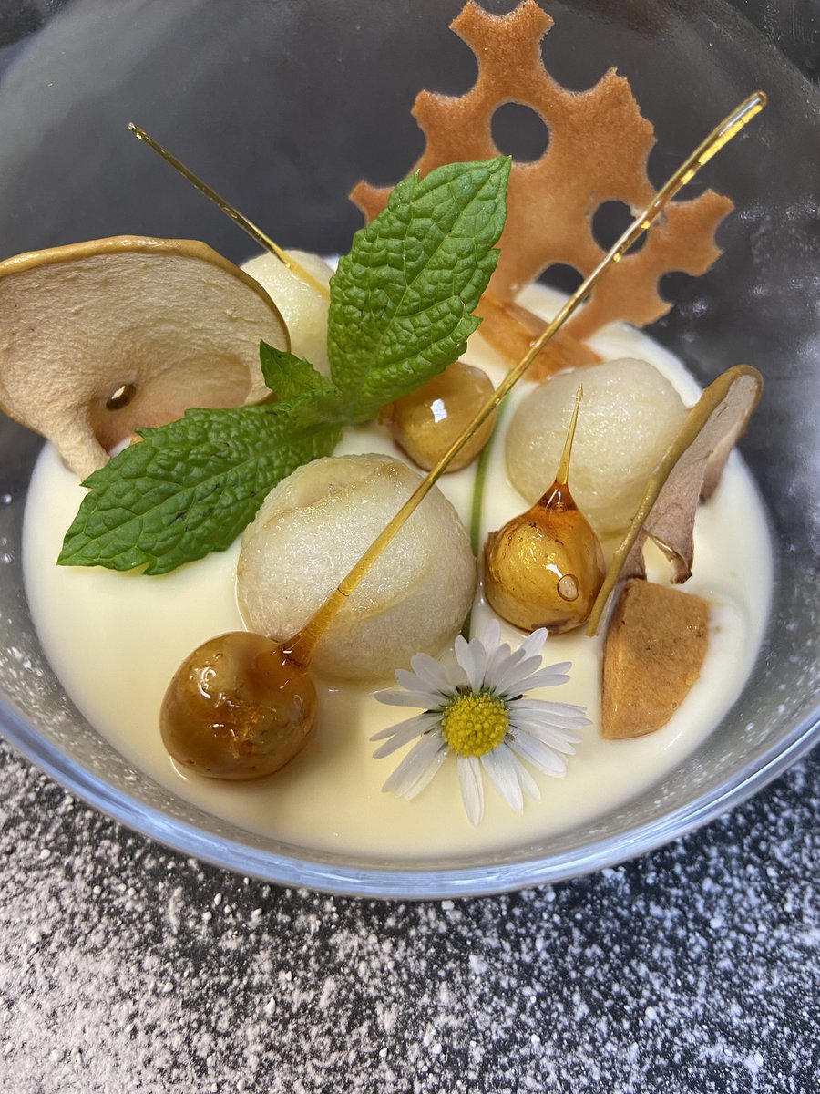 @HansonsAuctions A day like today with the sun beating down at cookery school this delightfully refreshing #OldRecipe lemon posset with dehydrated apple slices, poached apple pearls, caramelised hazelnuts, tuile net, cinder toffee, edible garden daisy & mint should hit the spot!
