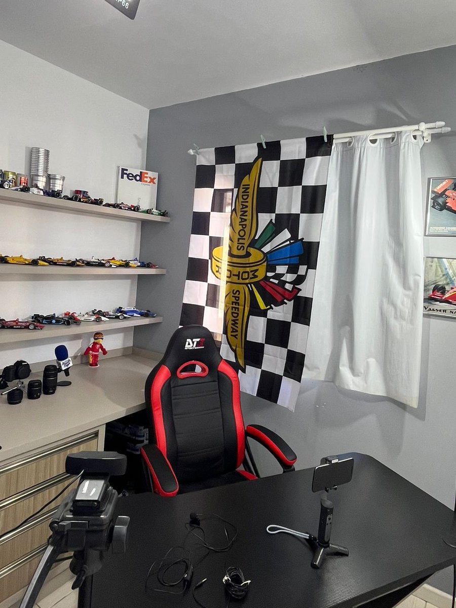 jackson2lincoln's tweet photo. Dia de gravar conteúdo!!!
Alguém se habilita sobre qual será o tema do vídeo?
#Indy #IndyCar #SonsioGP #DetroitGP #Indy500 #BlogNAIndy500 #BlogNAIndyEmToronto #BlogDAIndy #CART https://t.co/3MXponeojM