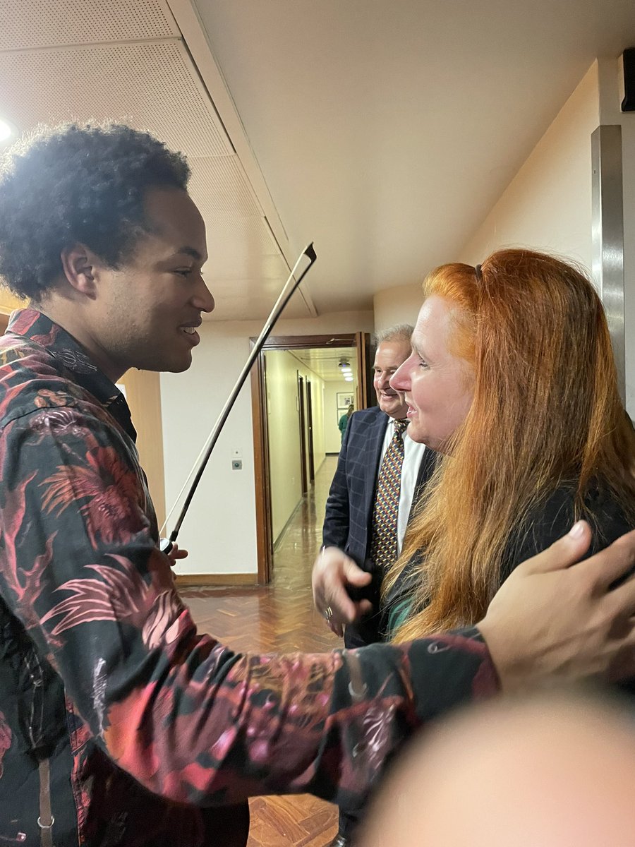 We never forget the dedication of music and instrument teachers. Today, it’s a thank you to <a href="/ShekuKM/">Sheku Kanneh-Mason</a> long-standing cello teacher, Hannah Roberts <a href="/RoyalAcadMusic/">Royal Academy of Music</a> 🎻