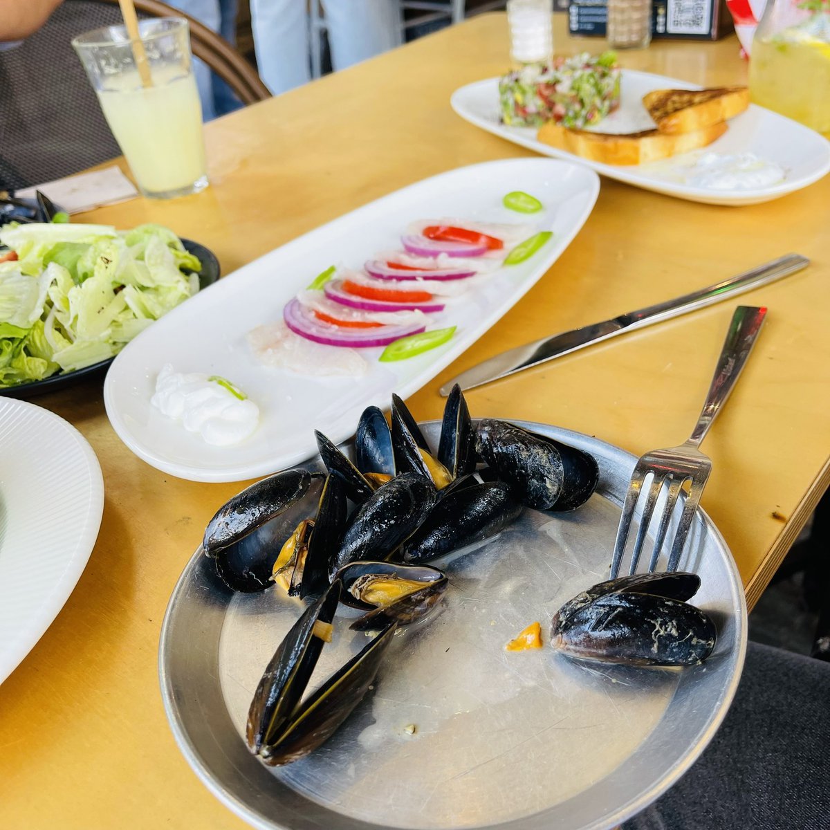 NavalDmello83's tweet photo. @cz_binance while crypto being doing enjoying my lunch @jaffa #altcointraders so cold 😂 https://t.co/rg3cChWw47