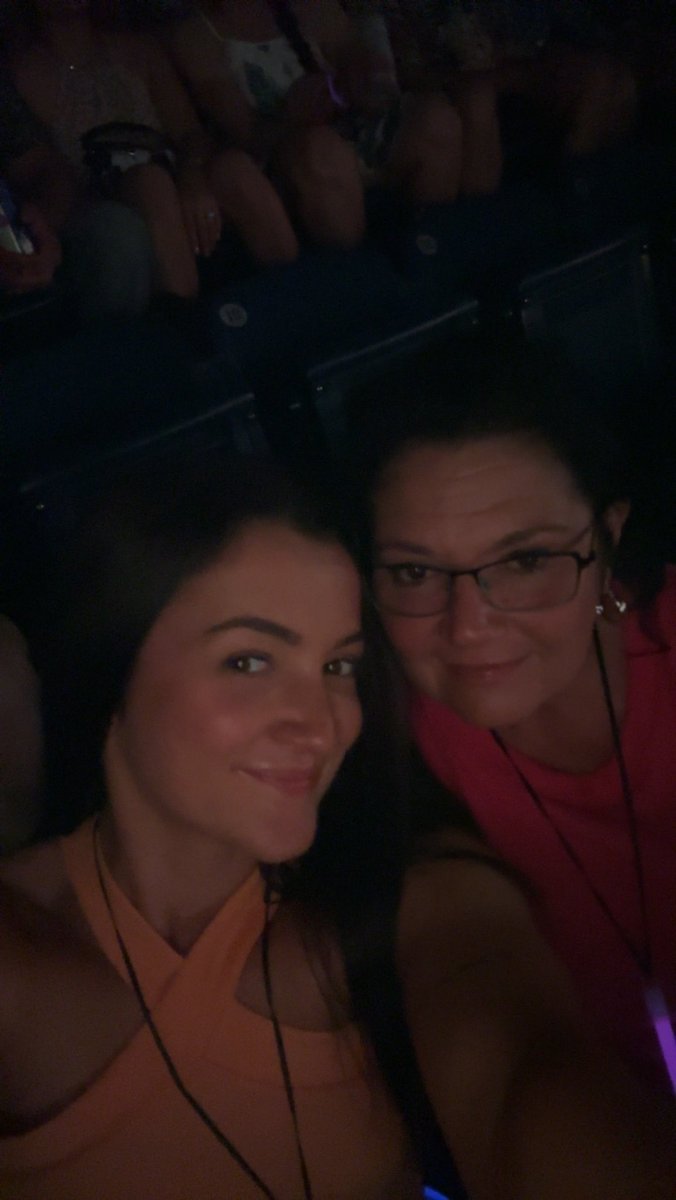 magee_alexa's tweet photo. If Bad Weather Hits We Want The Same Energy As Taylor!!!! 

We Want To See Y’all 
Josh Turner
Ashley McBryde
Dierks Bentley
Tim Mcgraw
Luke Bryan

Let’s End The Weekend On A Good Note
Happy 50th CMA FEST
@CountryMusic @chevrolet 
#chevycma #CHEVYCMA https://t.co/IX4aEc9e7y