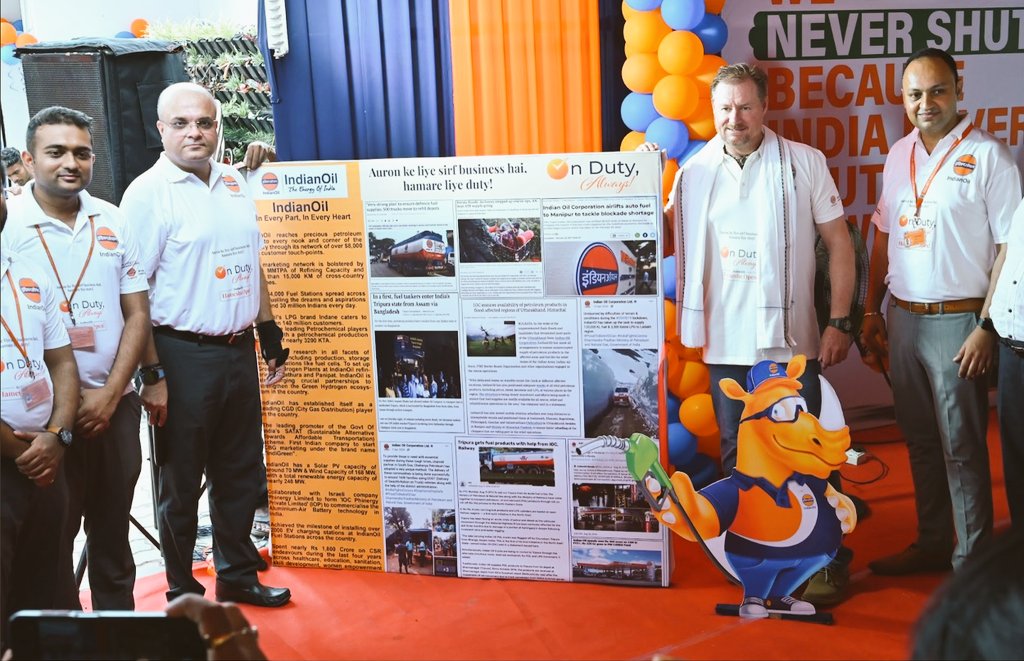 SilcharDO_IOCL's tweet photo. Indian Oil AOD State Office invited Mr. Lance Klusener, a former South African cricketer for the launch of Dependability Campaign, in the presence of  Shri  R K Shahab , GM I/C (Retail Sales), IOAOD SO, at M/s Navarun Petroleum, Agartala, Tripura. @DirMktg_iocl @ChairmanIOCL https://t.co/FMGBigThp2