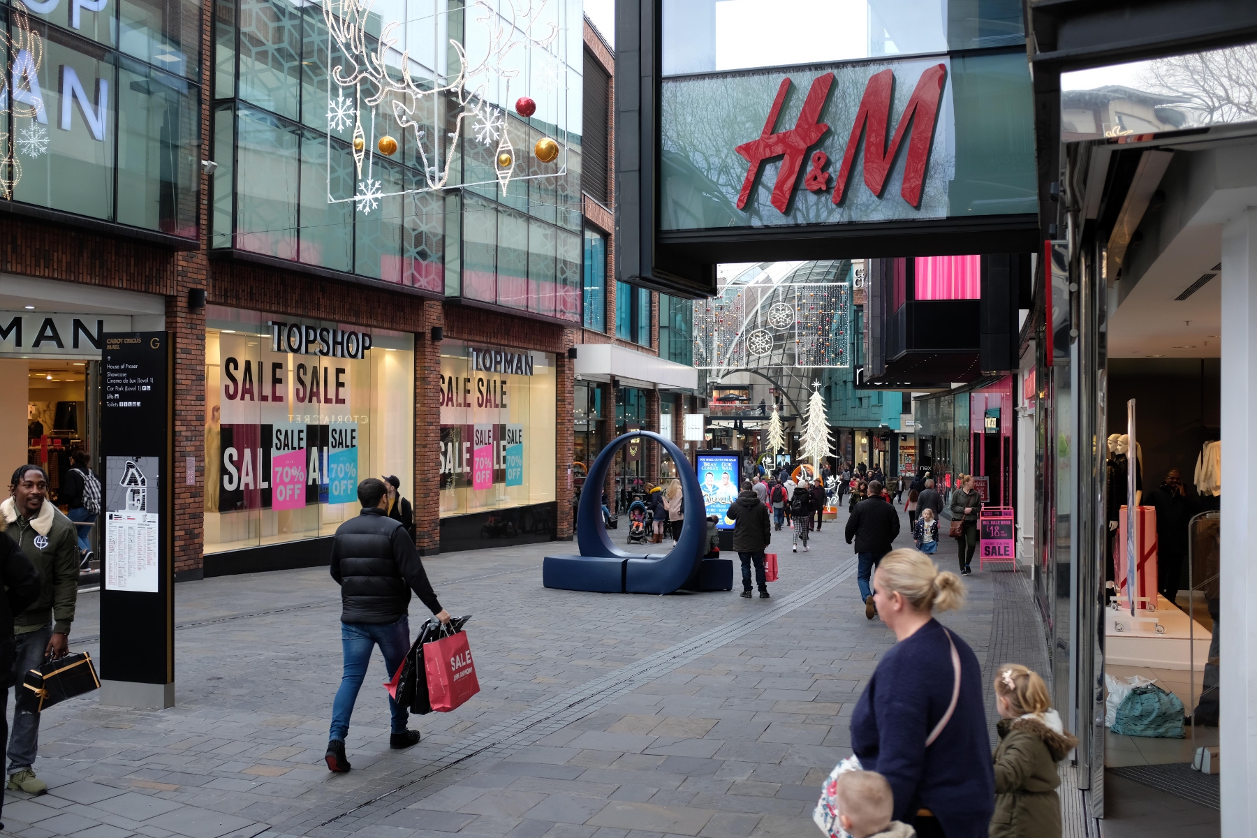 h&m cabot circus