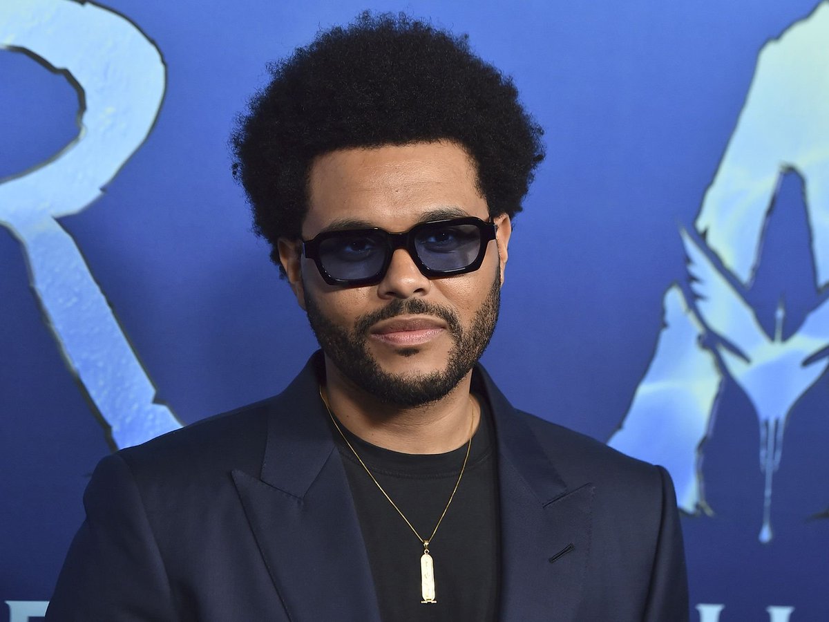 jdkaknak's tweet photo. what is something The Weeknd fans are too scared to admit? https://t.co/TyEs66TTzB