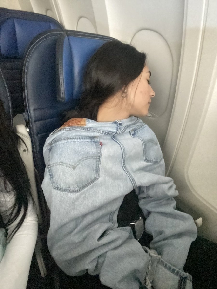 maggymerms's tweet photo. &amp; pls know I told her to bring a jacket on the plane https://t.co/GXOrcNEjQS
