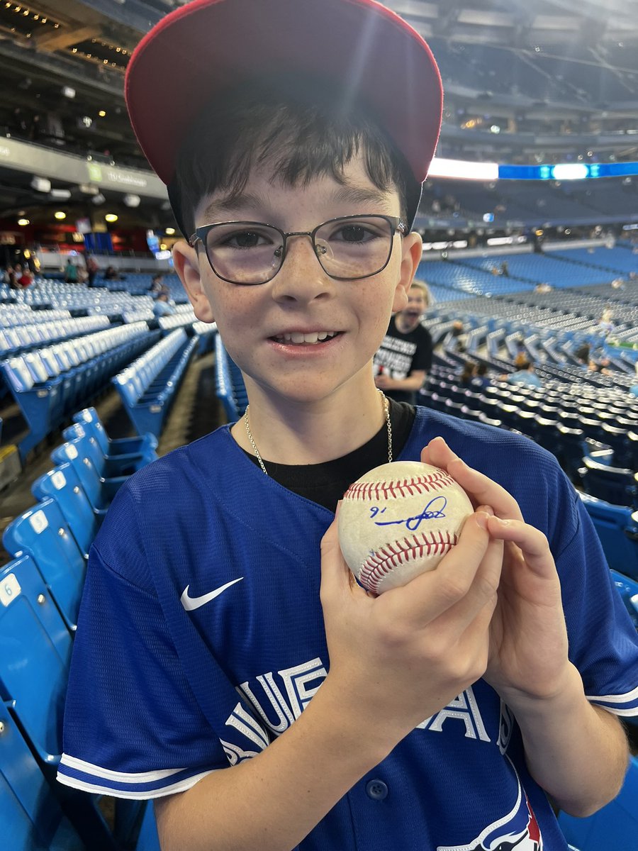 suzanneplus3's tweet photo. So excited for his starting lineup today and already getting a signed ball @BlueJays #nextlevel #hugefan #jrjays https://t.co/QrhPUw7cbb
