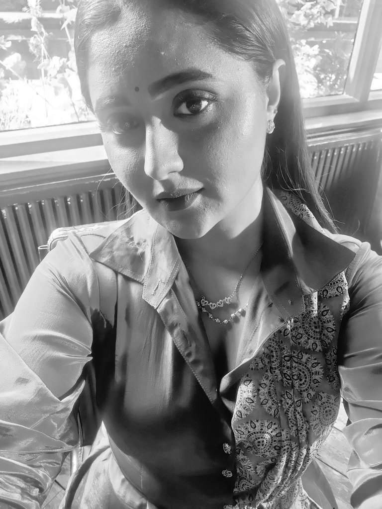 TheRashamiDesai's tweet photo. Started from here 
And 
It has no end... 😇
Just give ur best...
Coz dreams are bigger then you..
And your Achievements are just a small part of your dreams...
Coz its not you 
It's your passion ♻️♾️🌌😇❤️🧿 https://t.co/DSmxaRzfia